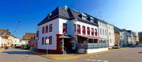 Bild 1 - Übernehmen & direkt Geld verdienen - Hotel-Restaurant+Wohnung am Power4Steel Standort