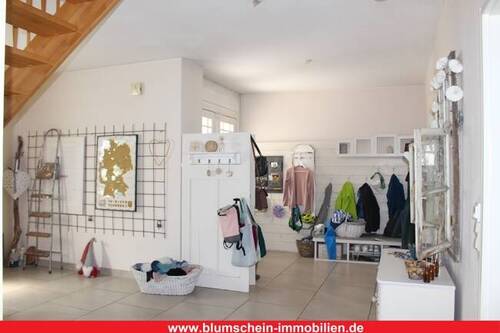 Bild 2 - 5 Zimmer Einfamilienhaus zum Kaufen in Tonna
