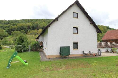 Außenansicht - Ein-Zweifamilienhaus in Pretzfeld