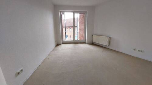 1. Schlafzimmer mit Zugang zum Balkon - 