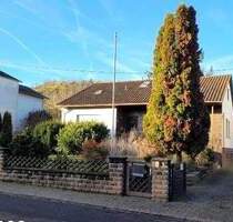 Top-Gelegenheit! Einfamilienhaus mit großem unverbaubarem Grundstück in Neu-Bamberg zu verkaufen! - Neu- Bamberg