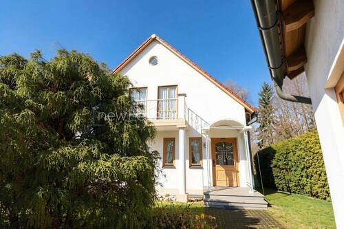 Hausansicht Osten - 5 Zimmer Einfamilienhaus zum Kaufen in Neustadt an der Donau