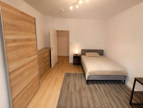Schlafzimmer 1 - Schöne teilmöblierte 3-Zimmer-Wohnung in der Pirkheimer Straße in Nürnberg zu vermieten