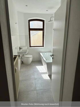 Bild 1 - Ruhige 3-Zimmer-Wohnung im Zentrum von Apolda - mit Badewanne