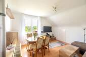 Wohn-/ Essbereich - 1 Zimmer Mehrfamilienhaus, Wohnhaus in Stuttgart