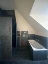 Foto_Bad mit Badewanne und Dusche - 