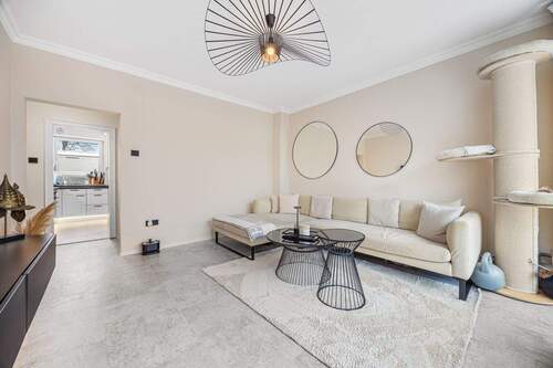 Wohnzimmer - 3 Zimmer Etagenwohnung zum Kaufen in Hamburg