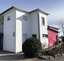 Neuwertiges und modernes Einfamilienhaus mit großem Grundstück in Burgrieden