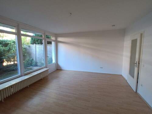 Wohnzimmer - 2 Zimmer Etagenwohnung zur Miete in Hamburg