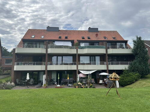 Blick vom Rasen auf die Apartm - Exklusives Wohnen in Strandnähe, Balkon,Keller,Stellplatz,Dauerwohnem,Ferienwohnung Provisionsfrei