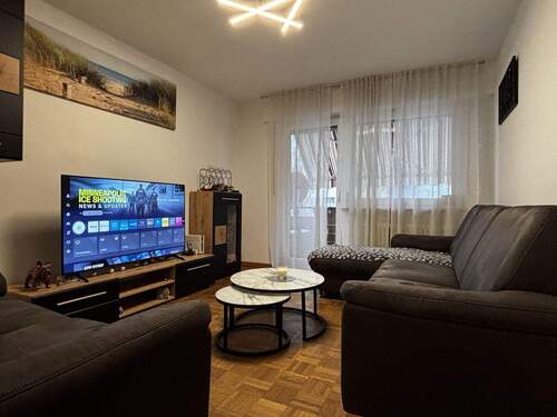 Wohnzimmer - 3 Zimmer Etagenwohnung zum Kaufen in Waiblingen