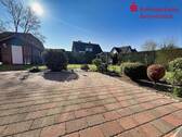 Garten mit Nebengebäude - 