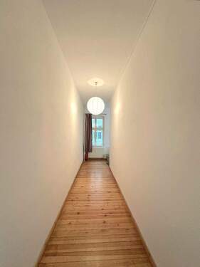 Fast 7m langer Flur.jpg - 