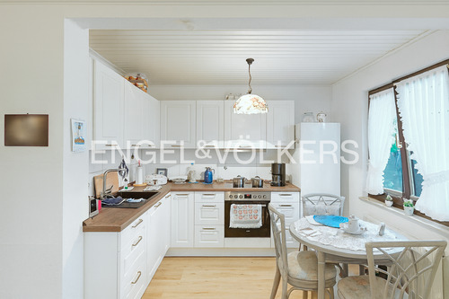 Gepflegte Einbauküche im Erdgeschoss / Wohnhaus - 