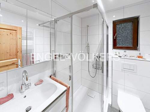 Hochwertiges Duschbad im Erdgeschoss / Wohnhaus - 