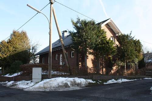 Seitenansicht - 6 Zimmer Einfamilienhaus zum Kaufen in Bad Laasphe