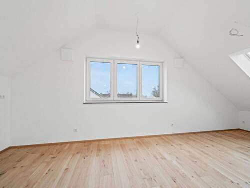 Zimmer im Dachgeschoss - 