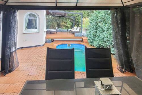 Terrasse mit Pool - 