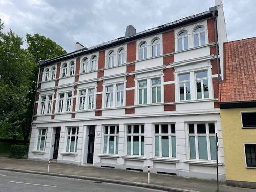 Hausansicht - Etagenwohnung mit 250,00 m² in Herford zum Kaufen