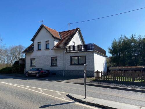 seiltiche Ansicht - 8 Zimmer Mehrfamilienhaus, Wohnhaus zum Kaufen in Martinstein