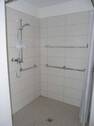 geräumige Dusche - 