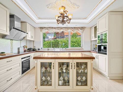 Exklusive Einbauküche - 