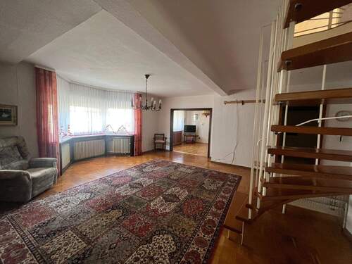 Wohnen mit Treppe zum OG - 