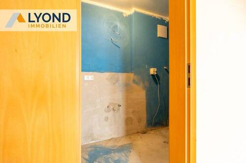 EG Badezimmer renovierungsbedürftig - 