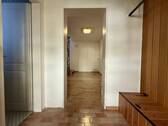 Erdgeschoss: Eingang/Garderobe - 