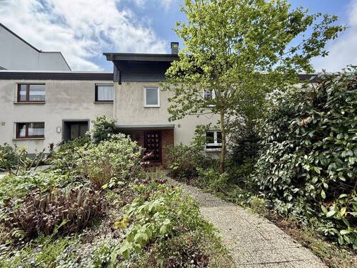 Frontansicht - 7 Zimmer Mehrfamilienhaus, Wohnhaus zum Kaufen in Fröndenberg