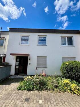 IMG_4618.jpeg - 6 Zimmer Mehrfamilienhaus, Wohnhaus in Zirndorf