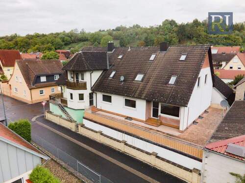 Drohnenansicht - Mehrfamilienhaus, Wohnhaus mit 325,00 m&sup2; in Eußenheim / Aschfeld zum Kaufen