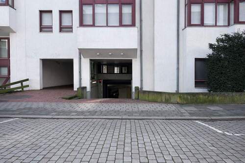 Tiefgarageneinfahrt - 