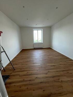 Büro 1 mit Blick zum Großmarkt - 