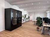 Coworking-Fäche mit Telefonboxen - 