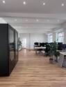 Coworking-Fäche mit Telefonboxen - 