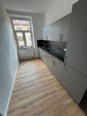 Küche mit Blick zum Innenhof - 