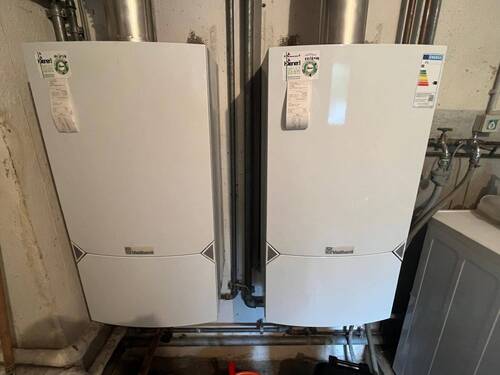 2 moderne Gas-Etagenheizungen.jpg - 