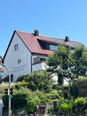 Haus mit Südgarten.jpg - 7 Zimmer Doppelhaushälfte in Stuttgart