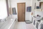 Badezimmer Erdgeschoss - 