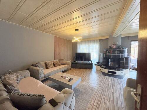 Wohn- und Esszimmer (EG) - 6 Zimmer Mehrfamilienhaus, Wohnhaus zum Kaufen in Stadtallendorf-Wolferode