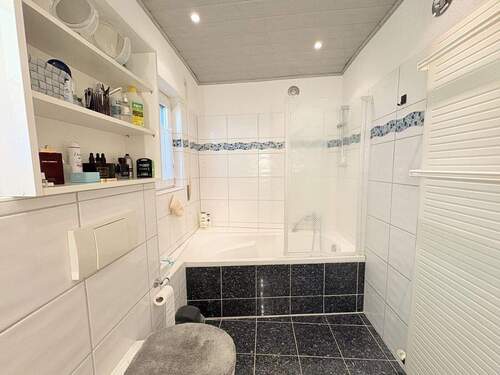 Badezimmer (EG) - 