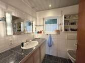 Badezimmer (EG) - 