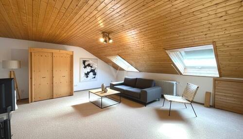 Zimmer im Dachgeschoß - 