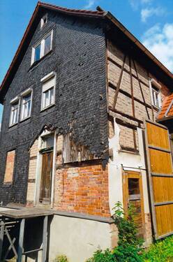 Hofansicht - 7 Zimmer Mehrfamilienhaus, Wohnhaus zum Kaufen in Viernau