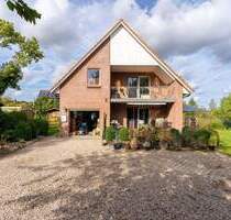 Einfamilienhaus mit Garage auf einem großzügigen eingewachsenen Grundstück in Thomsdorf - Riepsdorf / Thomsdorf