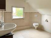 Badezimmer mit Fenster - 