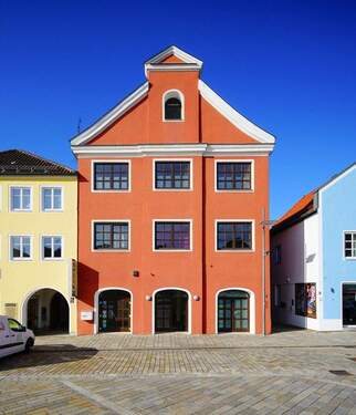 Frontansicht Stadtplatz - Attraktives Wohn- und Geschäftshaus direkt am Stadtplatz in Bad Griesbach