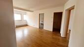 Wohnzimmer - 4 Zimmer Etagenwohnung zur Miete in Magdeburg