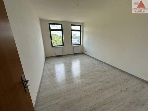 Wohnzimmer - 3 Zimmer Etagenwohnung in Chemnitz / Schloßchemnitz